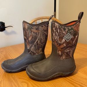 Muck Boot Boys' Hale 4mm Insulated Waterproof Hunting Boots sz 4 used by a boy
